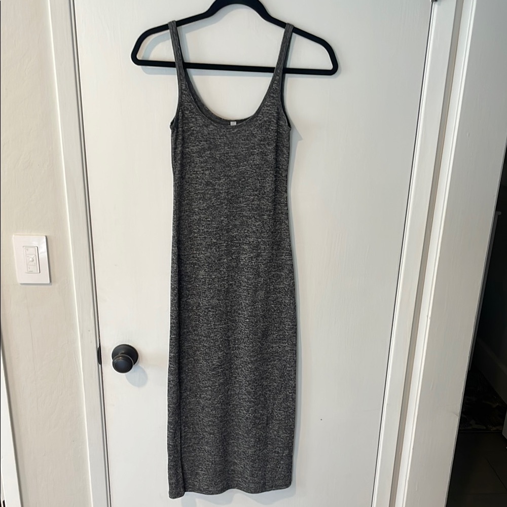Aritzia Babaton Gray Sleeveless Sheath Midi Dress
